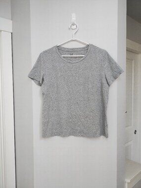 Gap 100% organic cotton med short sleeve tee